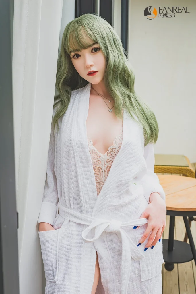 Fanreal Doll 158 cm bonnet B silicone – Qian — vue 1
