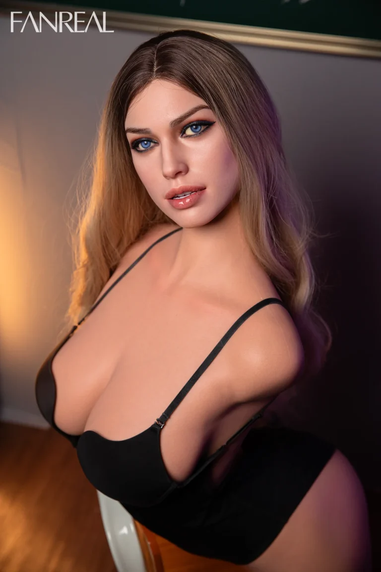 Fanreal Doll T111 CM F silicone Buste – Della