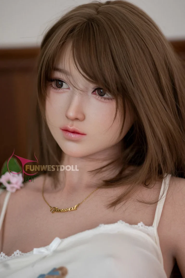 FunWest Doll 159 cm bonnet A silicone – Amy