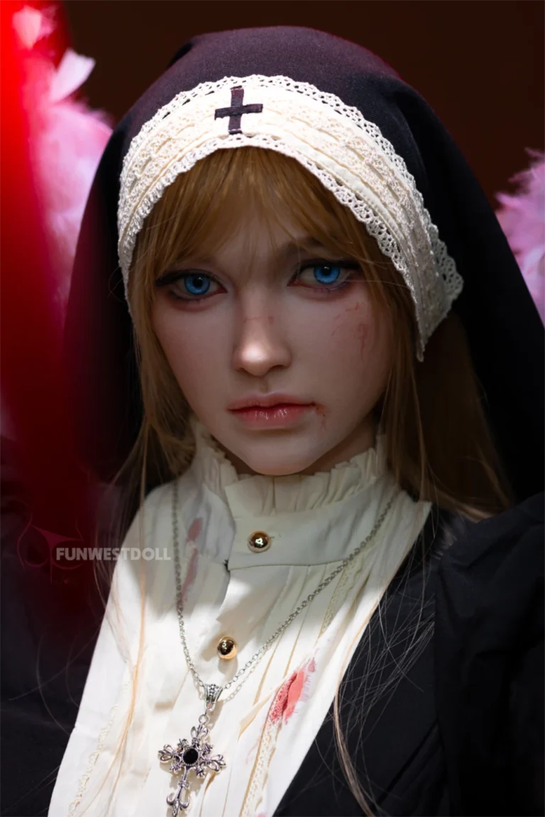 FunWest Doll 159 cm bonnet A silicone – Bella (Real peau texture)