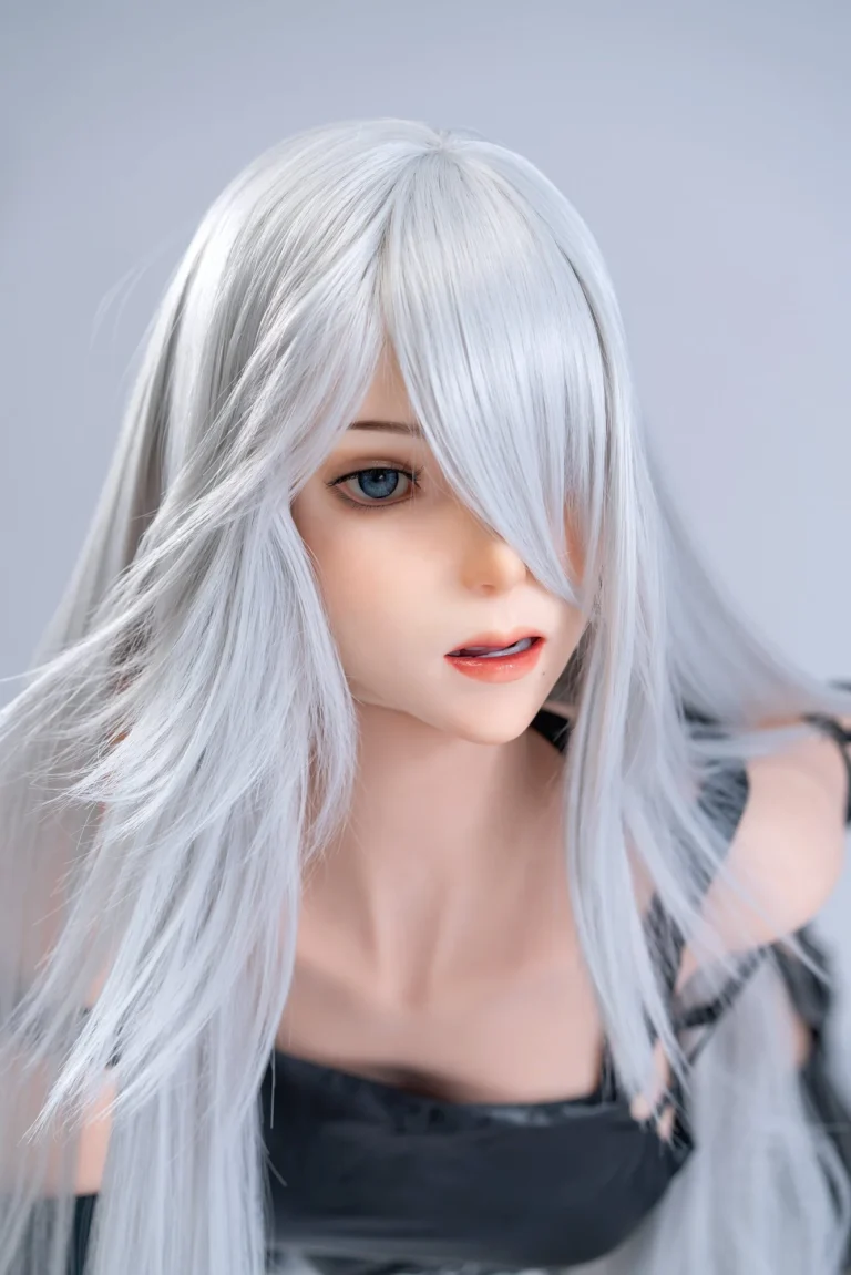 Game femme 171 cm bonnet G silicone – Yorha A2