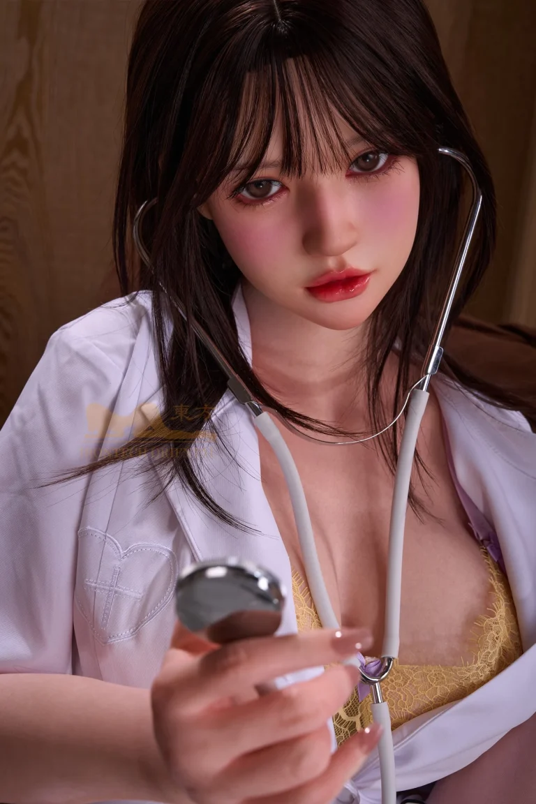 Irontech Doll 161 cm bonnet F Oriental série silicone – Evie V3