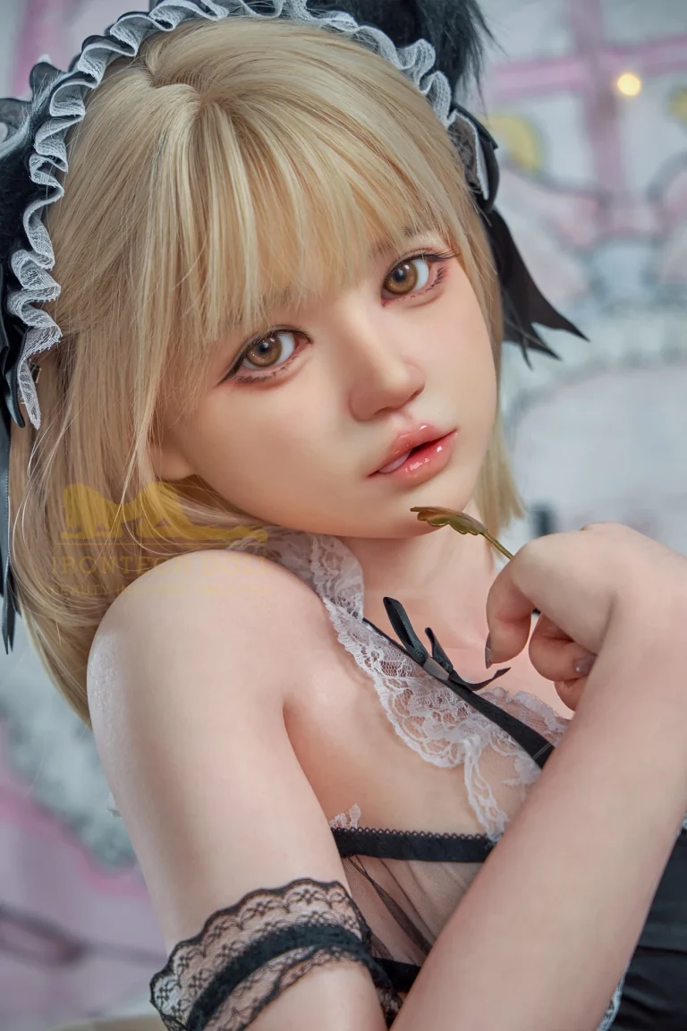 Irontech Doll 161 cm bonnet F silicone – Nia