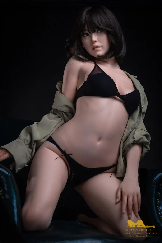 Irontech Doll 163 cm bonnet C silicone – Nyla — vue 1
