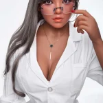 Irontech Doll 164 cm bonnet G Hybride – Eileen — vue 1