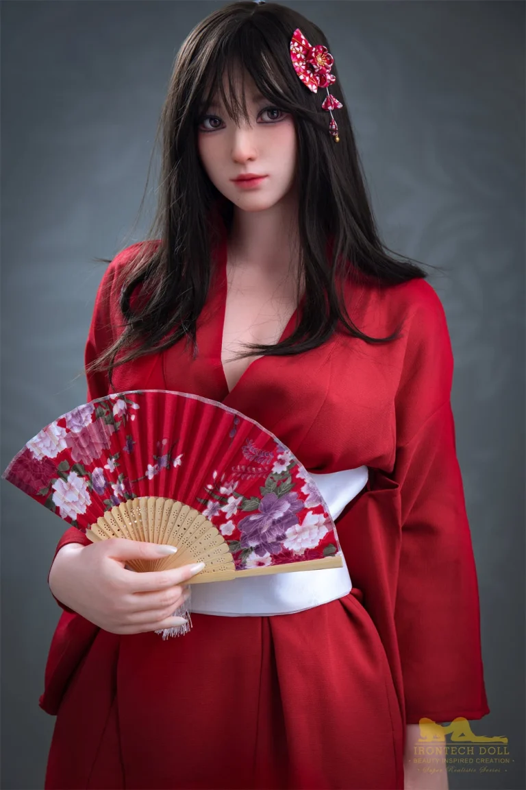 Irontech Doll 164 cm bonnet G silicone – Miyuki