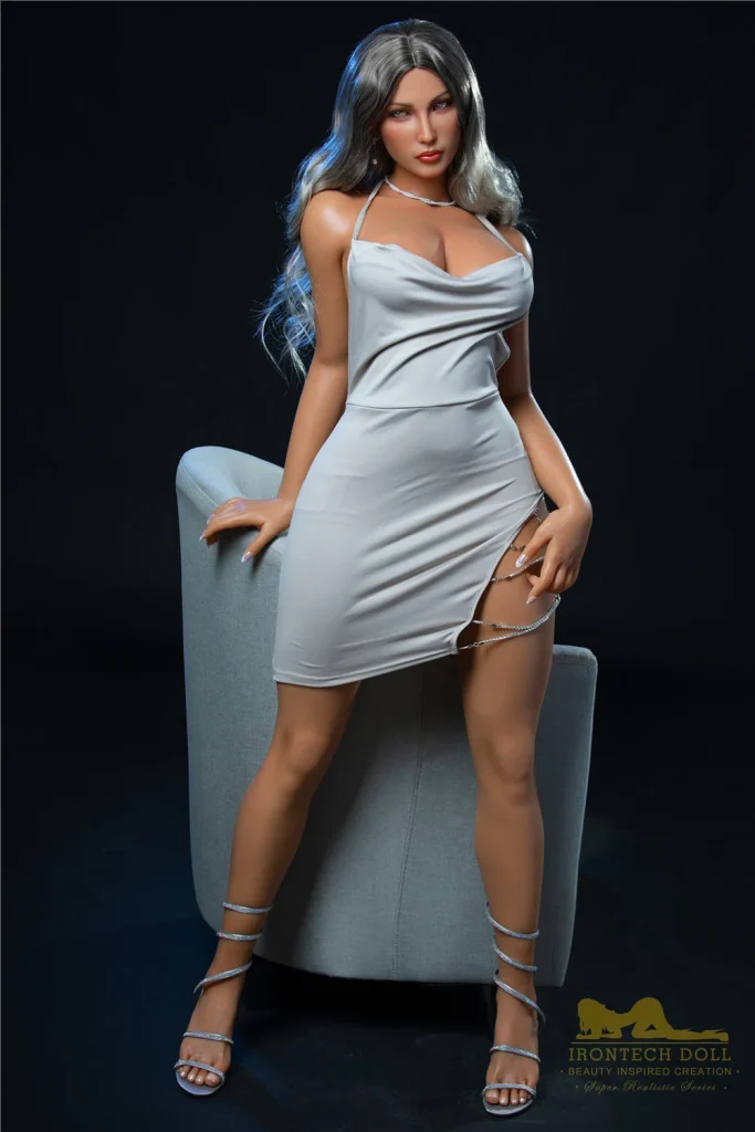 Irontech Doll 164 cm bonnet G silicone – Oaklyn — vue 1