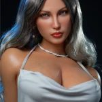 Irontech Doll 164 cm bonnet G silicone – Oaklyn — vue 2