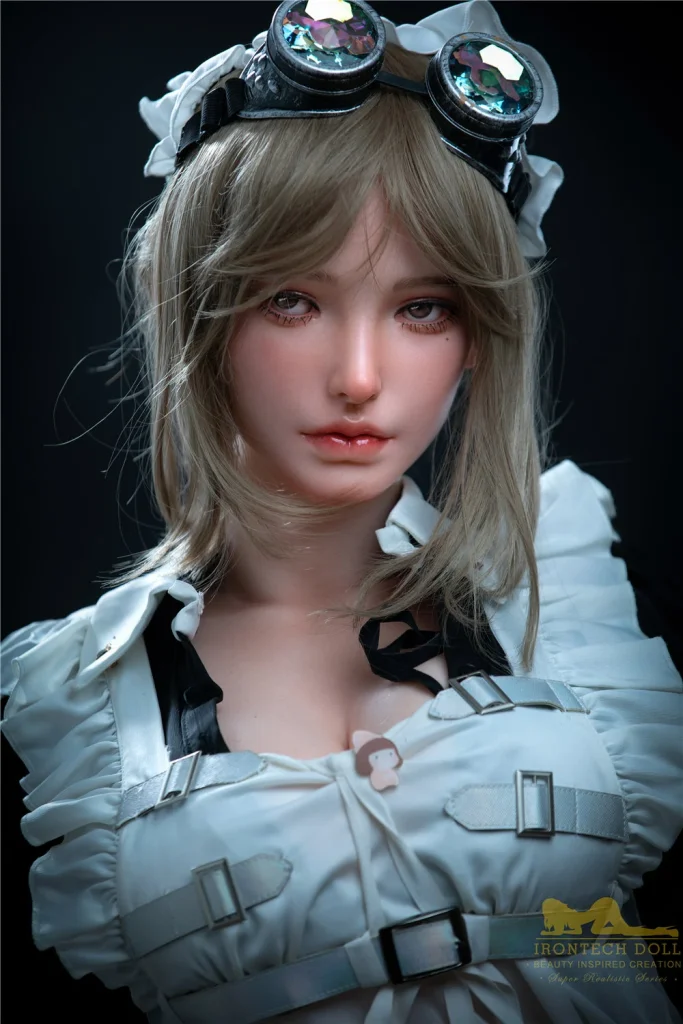Irontech Doll 165 cm bonnet F silicone – Eva Servant — vue 1