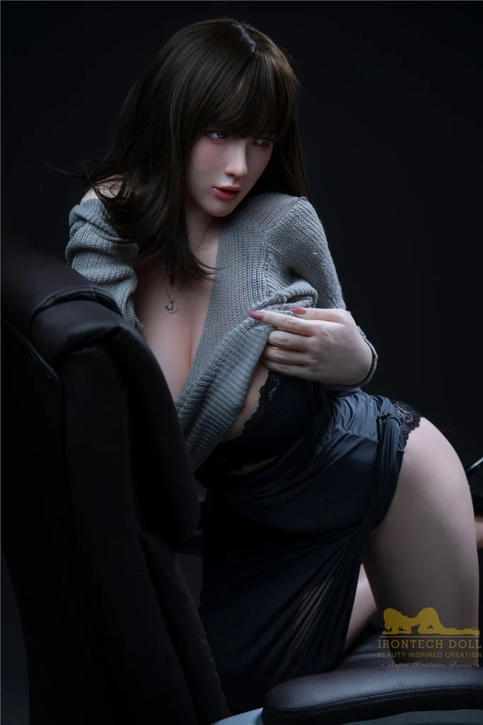 Irontech Doll 165 cm bonnet F silicone – Miya — vue 1