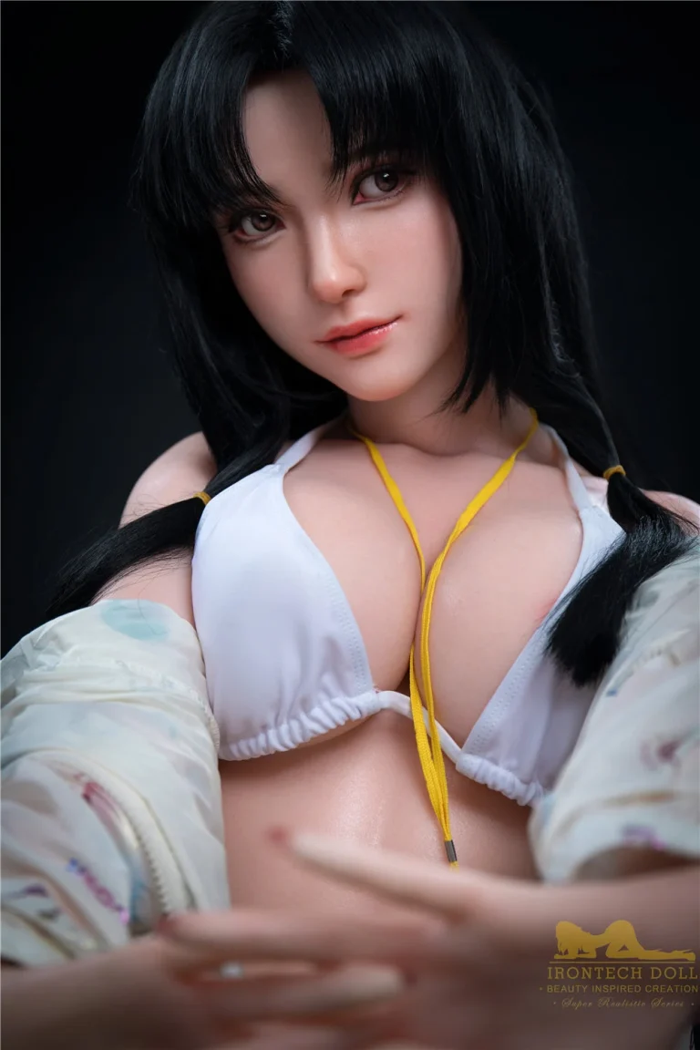 Irontech Doll 166 cm bonnet C silicone – Kitty V2