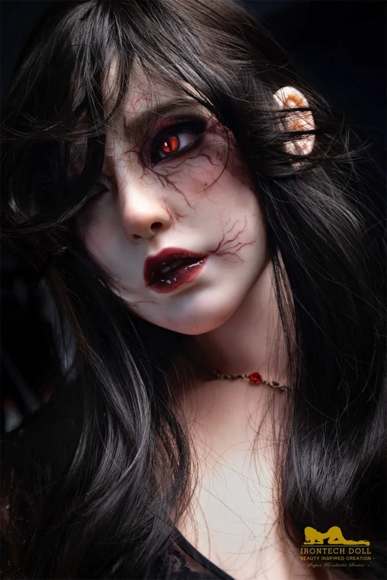Irontech Doll 167 cm bonnet D silicone – Halloween Eileen