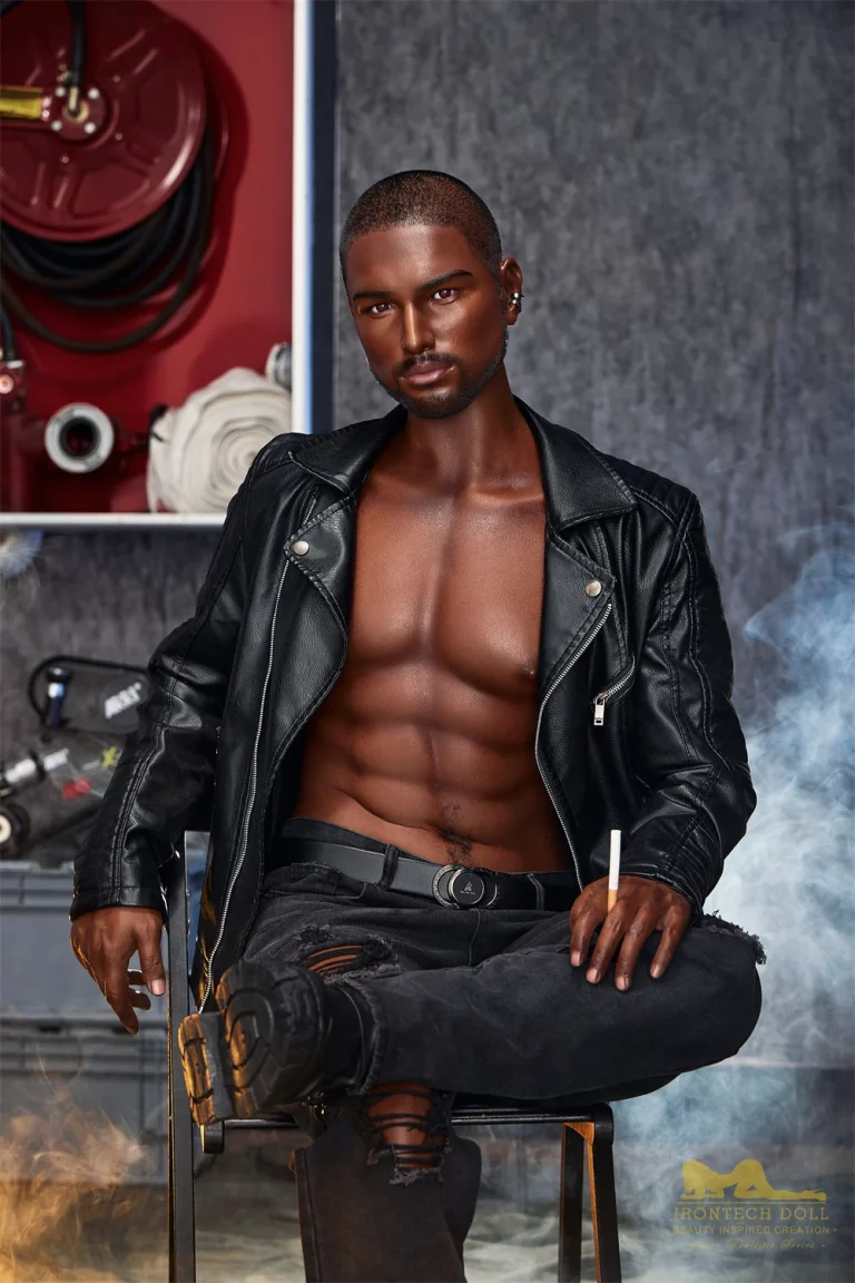 Irontech Doll 170 cm silicone – homme Kevin