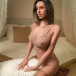 Zelex Doll 165 cm bonnet F Hybride – Carmen — vue 6