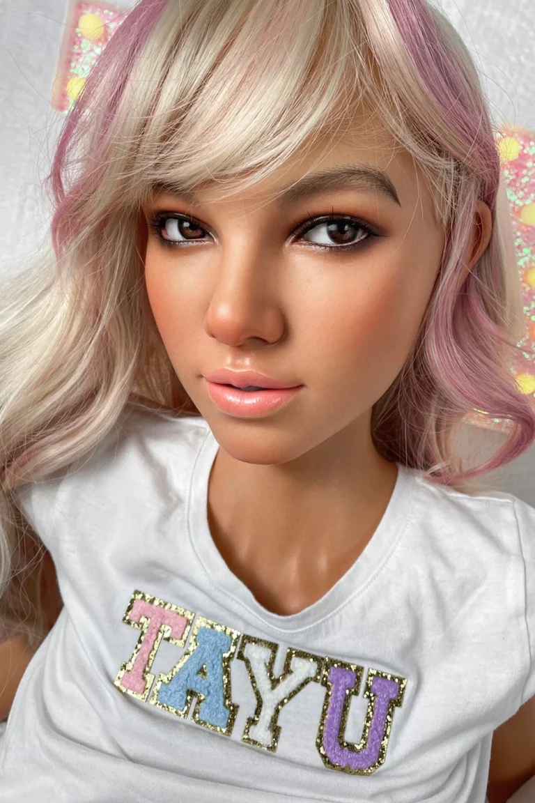 TAYU Doll 156 cm bonnet E silicone – Jenna V2
