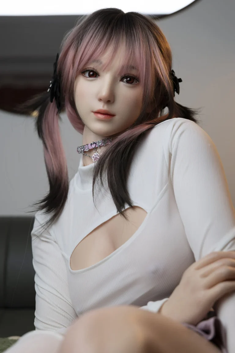 TAYU Doll 160 cm bonnet E silicone – Lilia