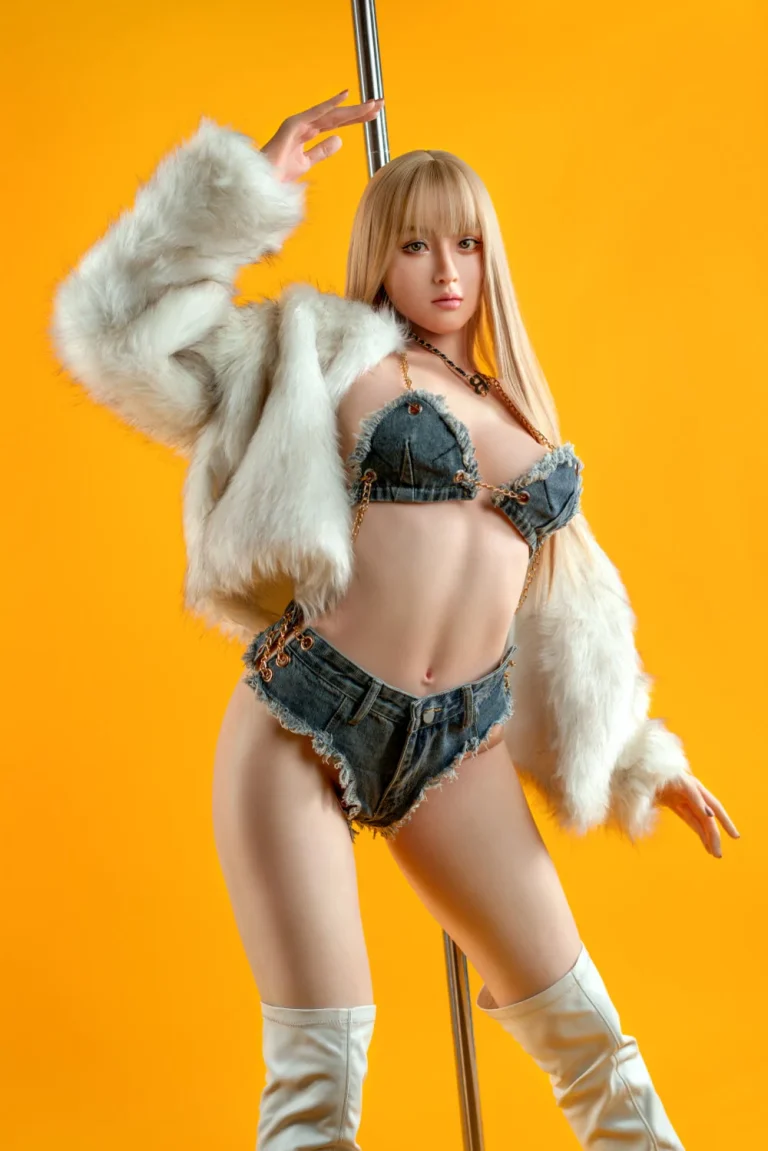 Zelex Doll Inspiration 170 cm bonnet C silicone – Yvonne