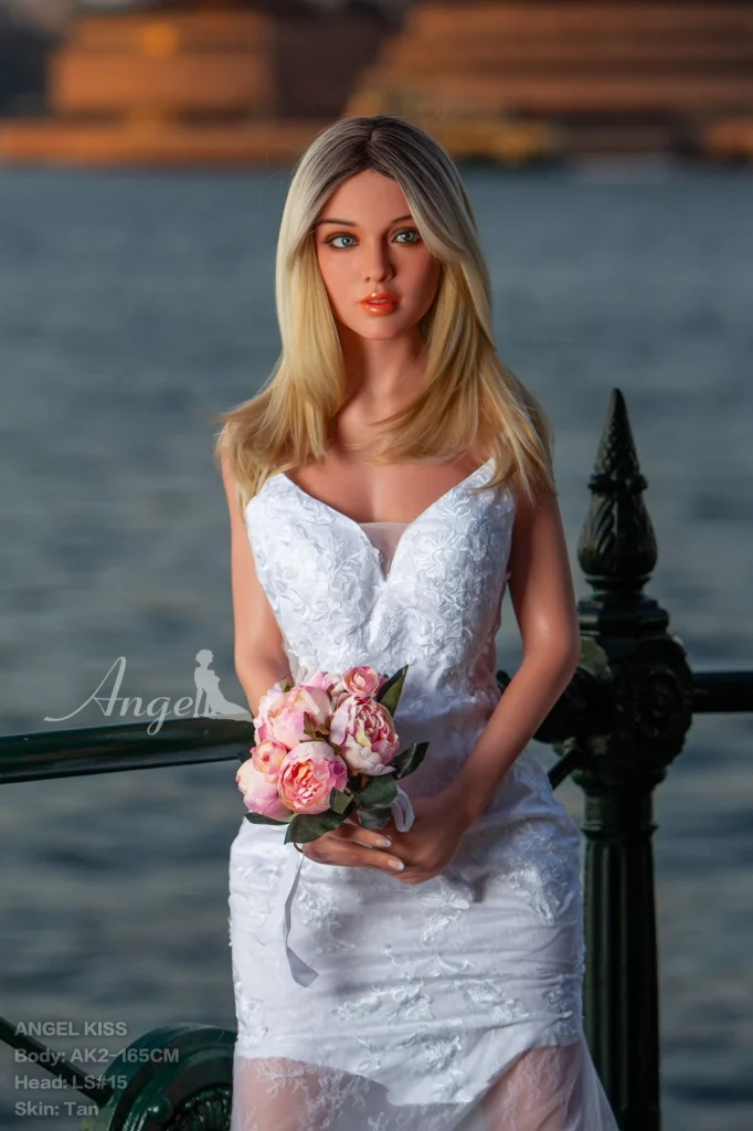 Angel Kiss Doll 165 cm silicone – Maddison Sydney — vue 1