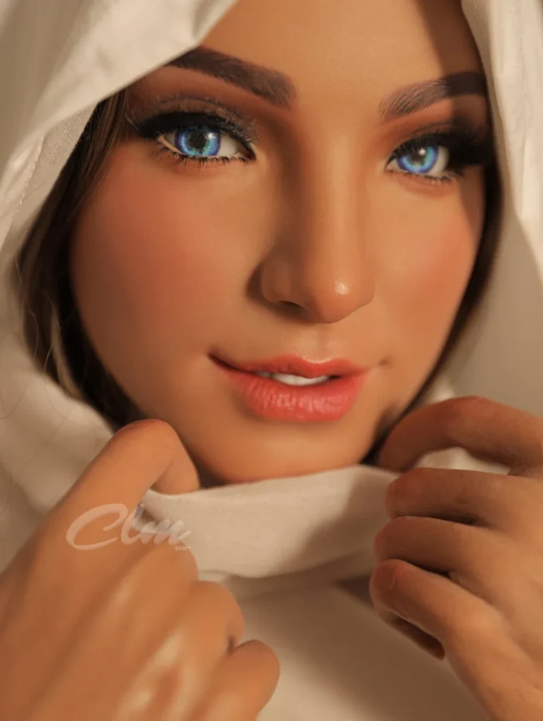Climax Doll 159 cm silicone – Mouna (mâchoire mobile)